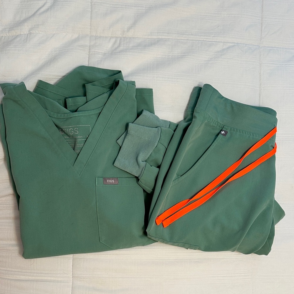 Figs Green Scrub Set with Bright Orange Details